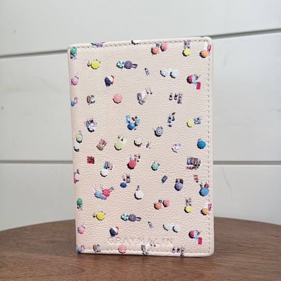 Gray Malin Beach Scene Passport Cover - Picture 1 of 5